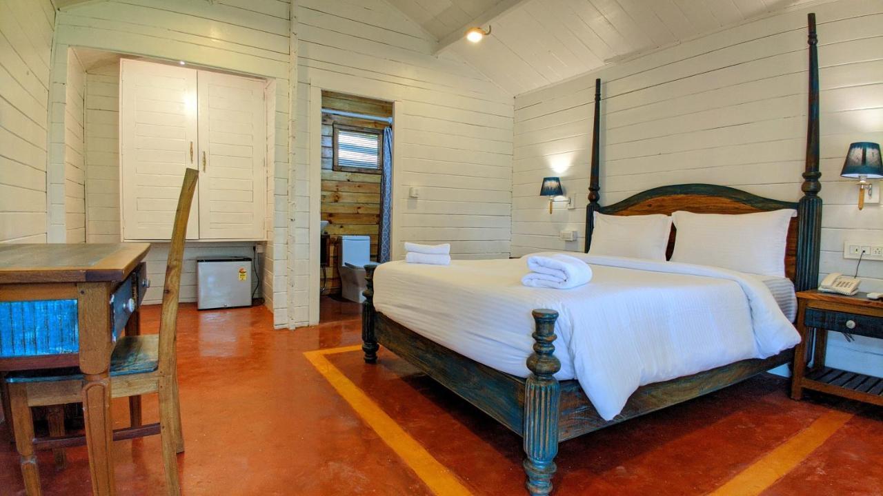 Shunyachi Lotusfeet Otel Morjim Dış mekan fotoğraf