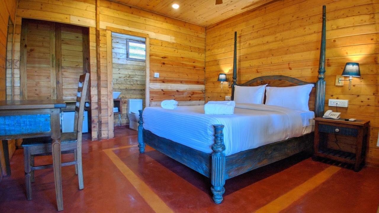 Shunyachi Lotusfeet Otel Morjim Dış mekan fotoğraf