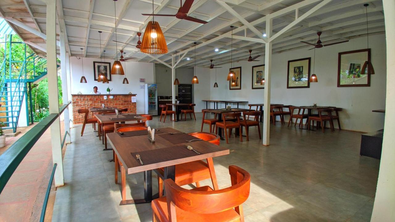 Shunyachi Lotusfeet Otel Morjim Dış mekan fotoğraf